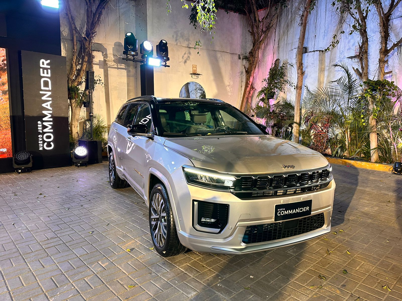 Jeep Commander 2026 llega al Perú: potencia, tecnología y versatilidad en un solo SUV